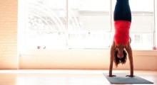yoga-handstand