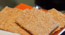 whole-wheat-crackers