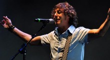 Roberto-Musso-of-Cuarteto-de-Nos-by-Nicolas-Carlos
